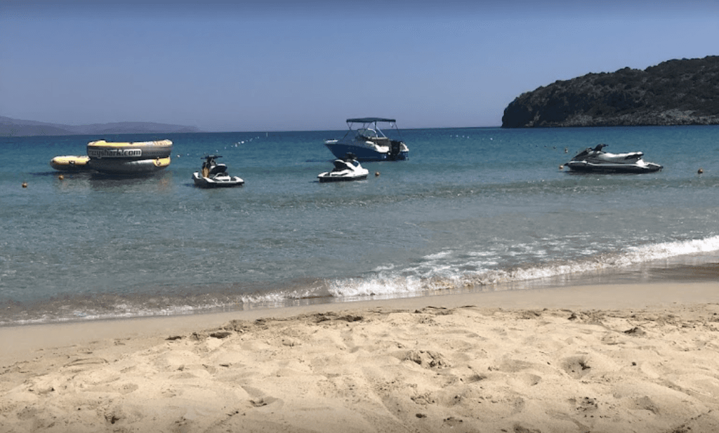 Voulisma Water Sports: Ζήστε αξέχαστες εμπειρίες στο νερό, στην παραλία Βούλισμα!