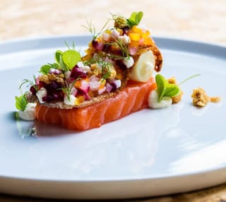 Oinoa: Wine, gastronomy and history with a castle view
