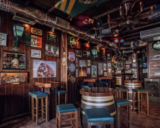 Shenanigans: Ένα ιρλανδέζικο bar στη Χερσόνησο ξεσηκώνει την παραλιακή