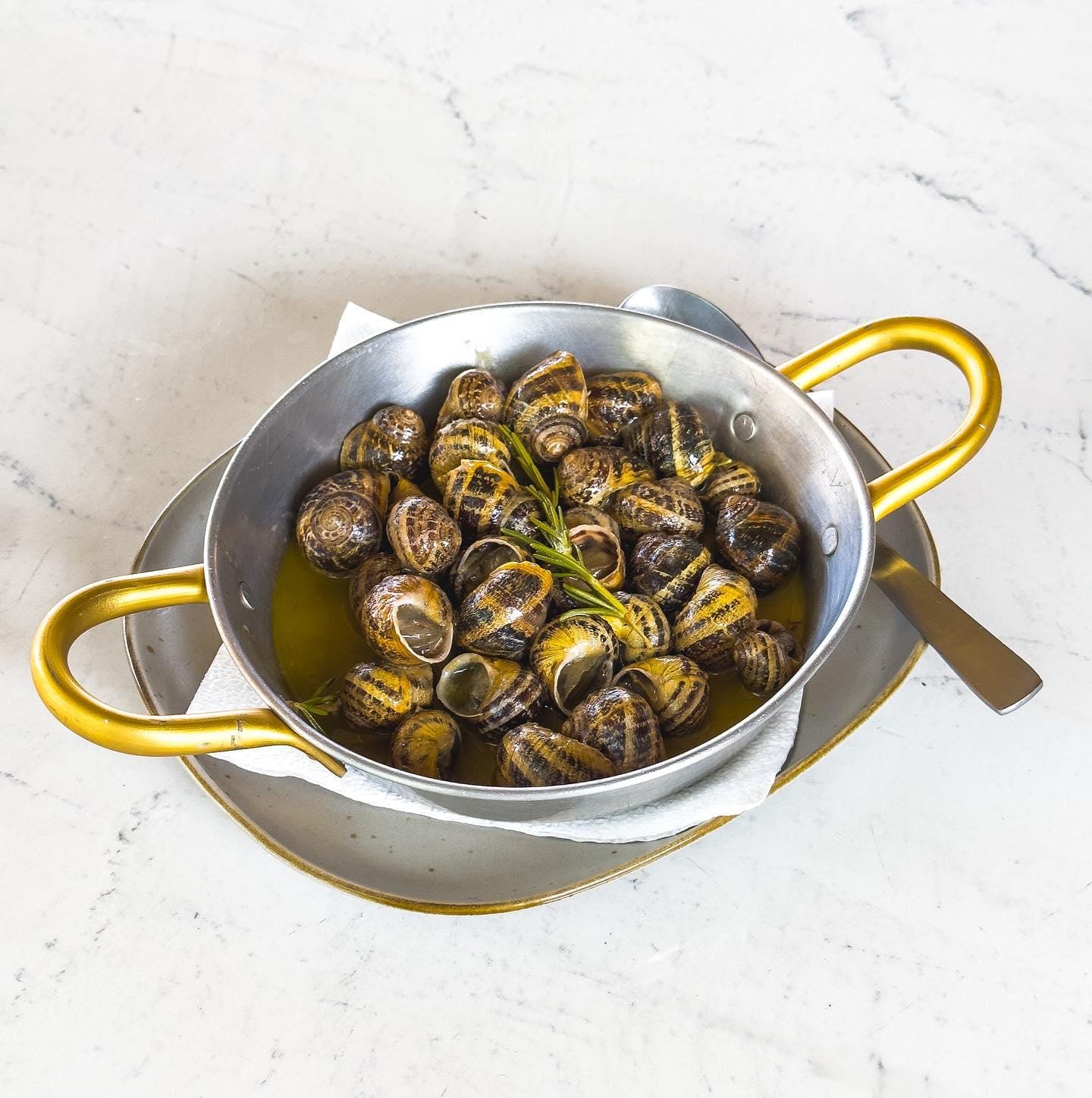 Merastri: Homestyle cooking with a view of the southern sea