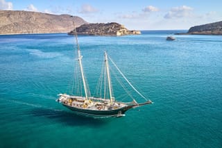 Sailing from Agios Nikolaos to Elounda!